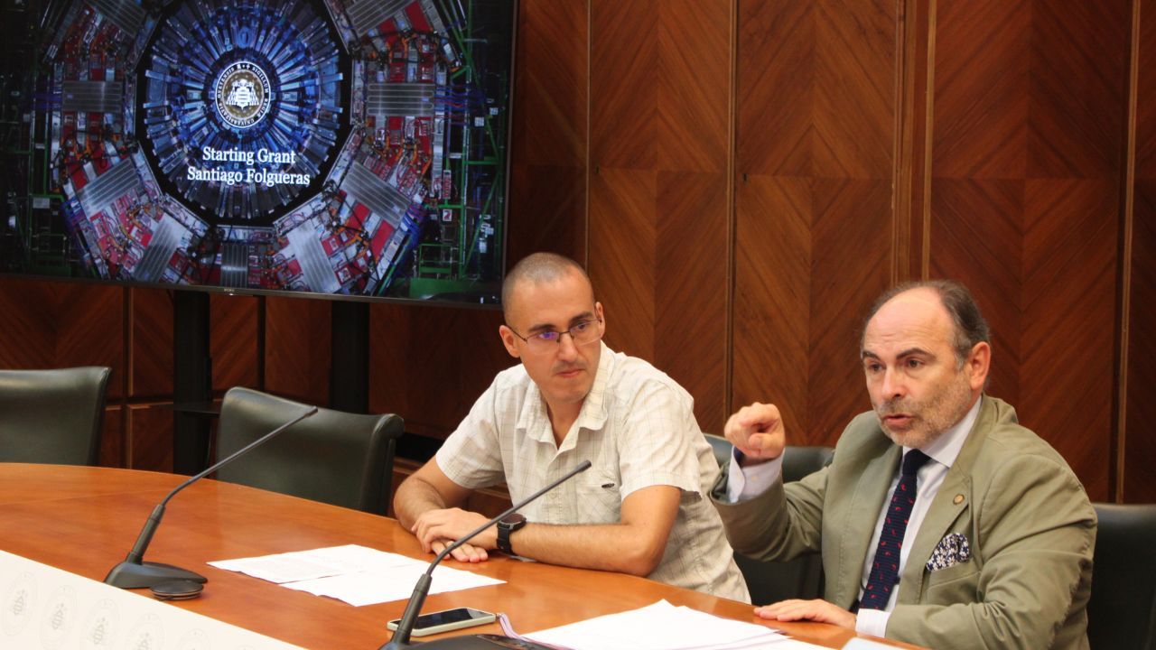 El f�sico Santiago Folgueras y el rector de la Universidad de Oviedo, Ignacio Villaverde
