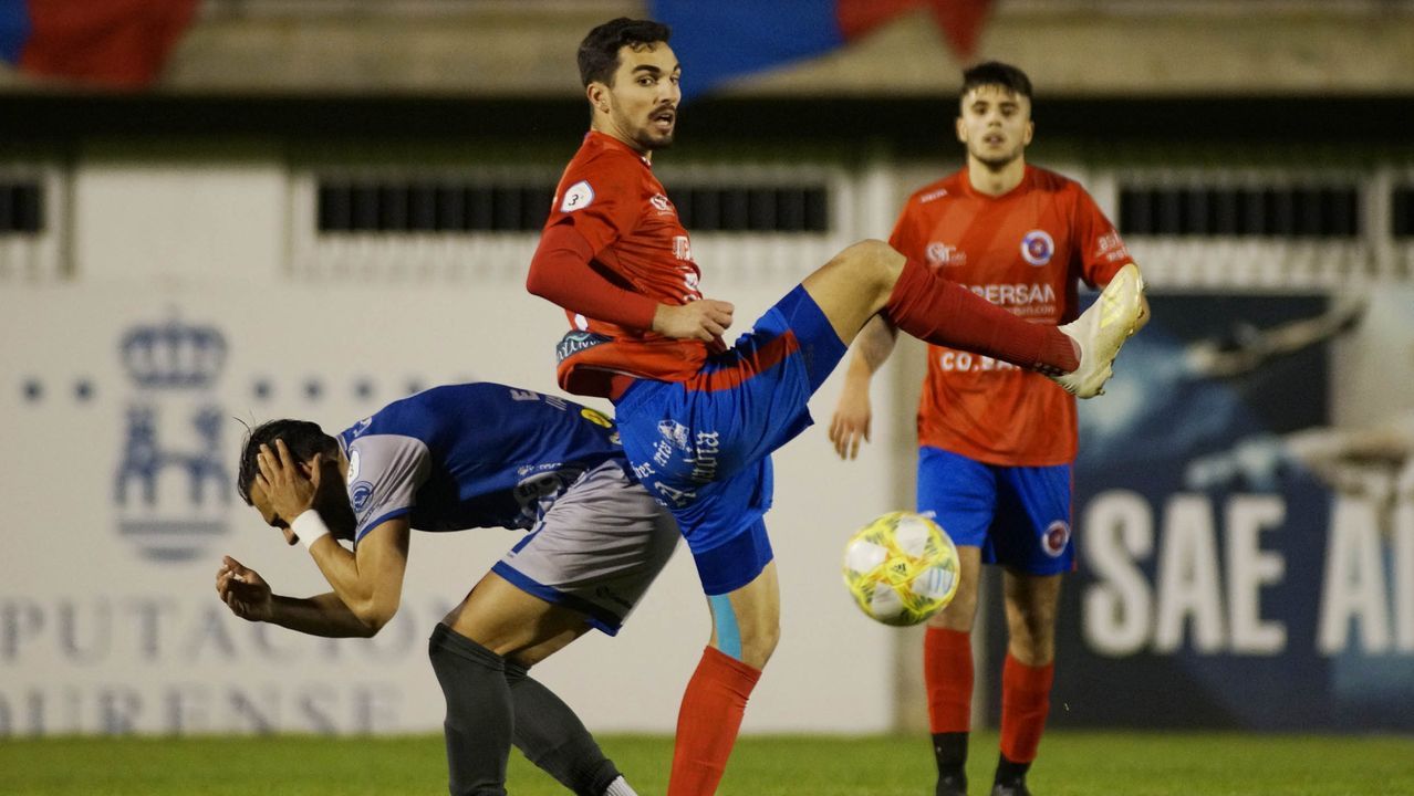 Ambiente de gala en el derbi del fútbol ourensano.La pugna entre la UD Ourense y el Ourense CF fue toda una fiesta del balompié provincial