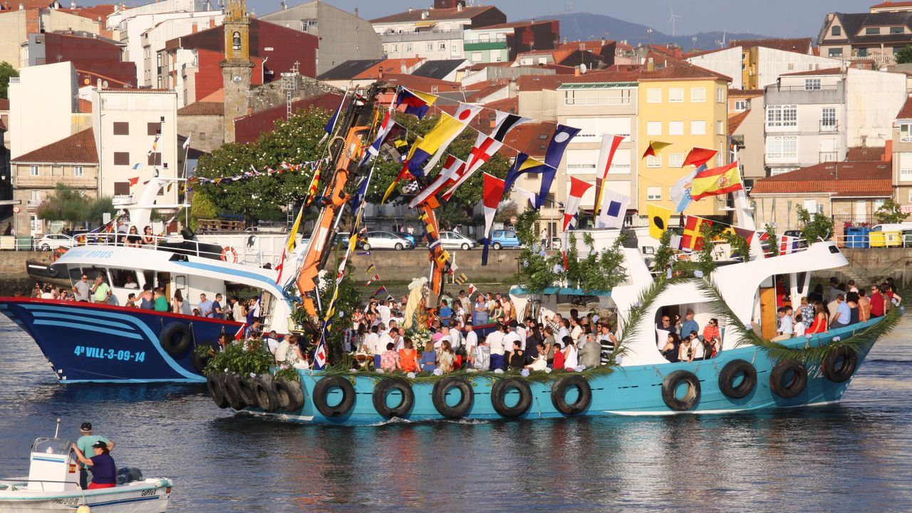 PROCESION MARITIMA DE LA VIRGEN DEL CARMEN DE RIANXO