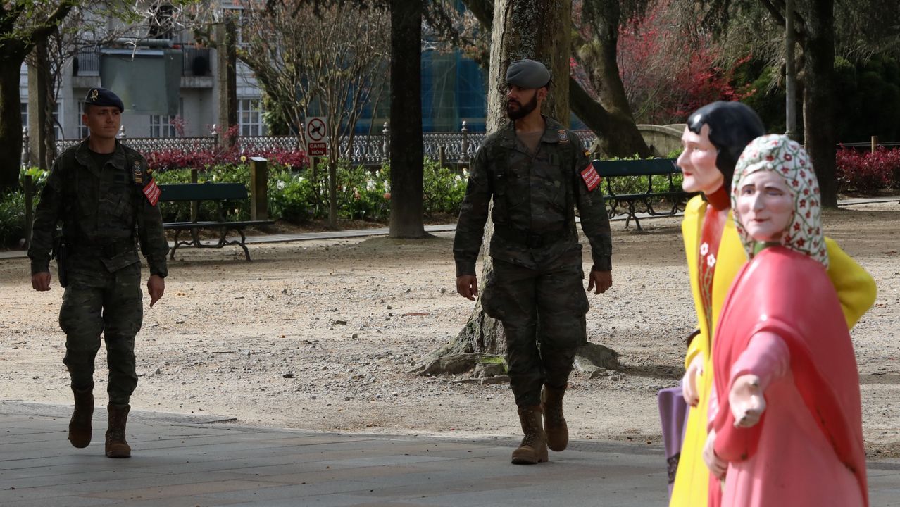 Despliegue de la Brilat por las calles de Santiago