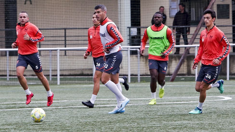 Entrenamiento del Pontevedra CF en A Xunqueira