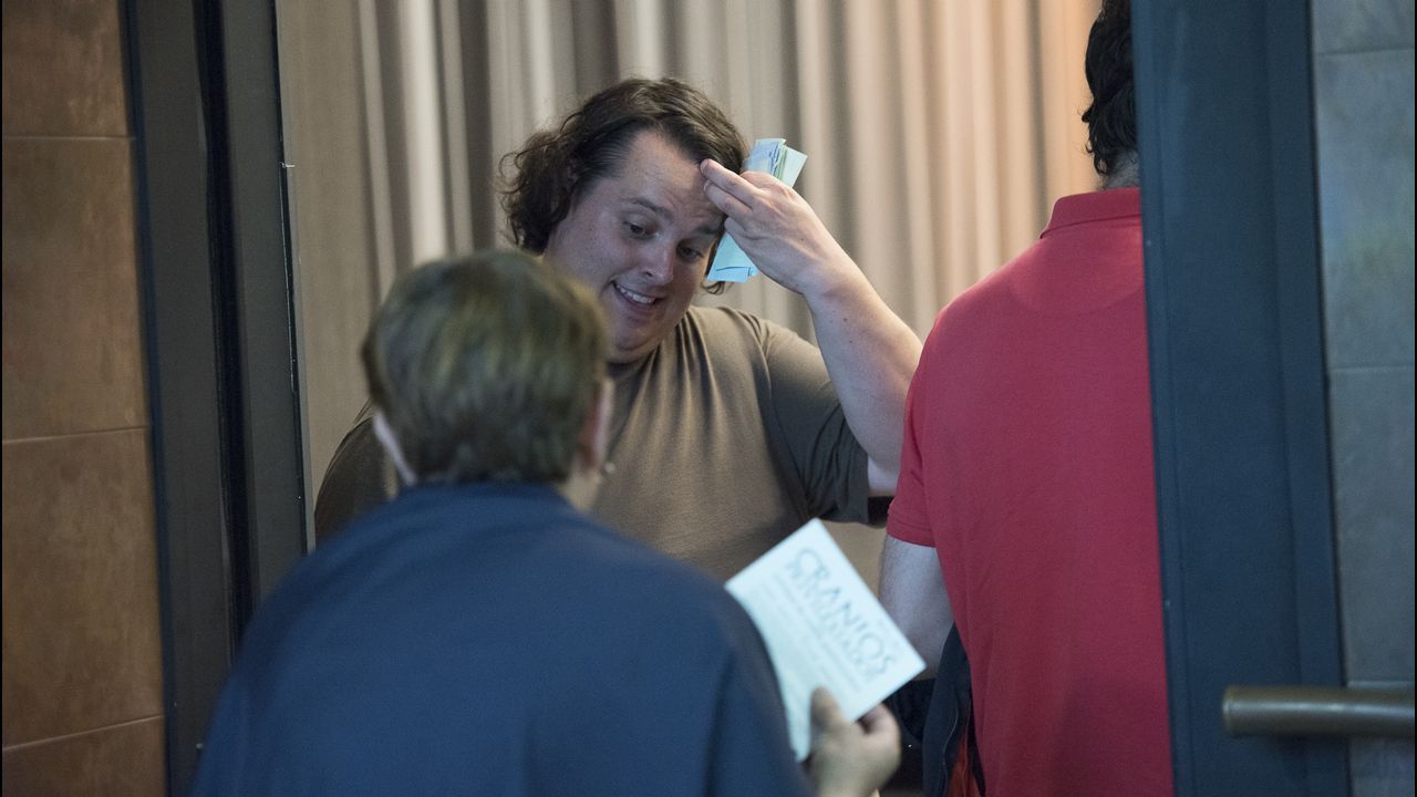 «Cranios privilexiados, ou critica da razón perralleira», con Mofa e Befa