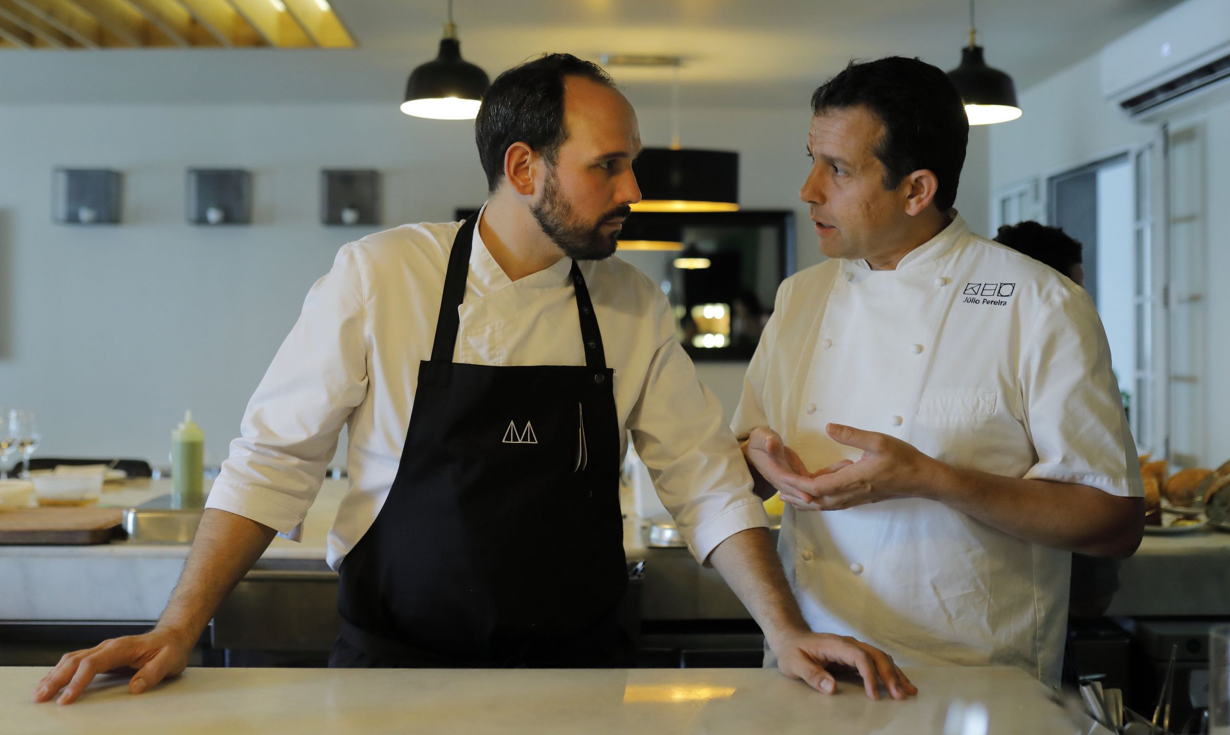 J�lio Pereira (derecha) y Fran Agudo, intercambiando opiniones en los minutos previos al inicio del evento en Kampo