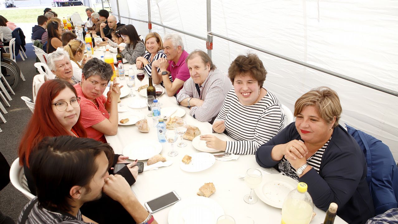 JORNADA DE FAMILIAS EN AMICOS. COMIDA