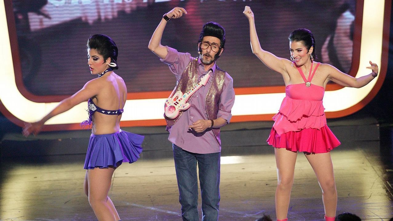 Rodolfo Chikilicuatre se coló como representante de España en Eurovisión en el año 2008, cabreando a un buen puñado de seguidores. Y el caso es que con su tupé, su chaleco brillante y su guitarra de juguetes volvió a España con un honroso decimosexto puesto y 55 puntos