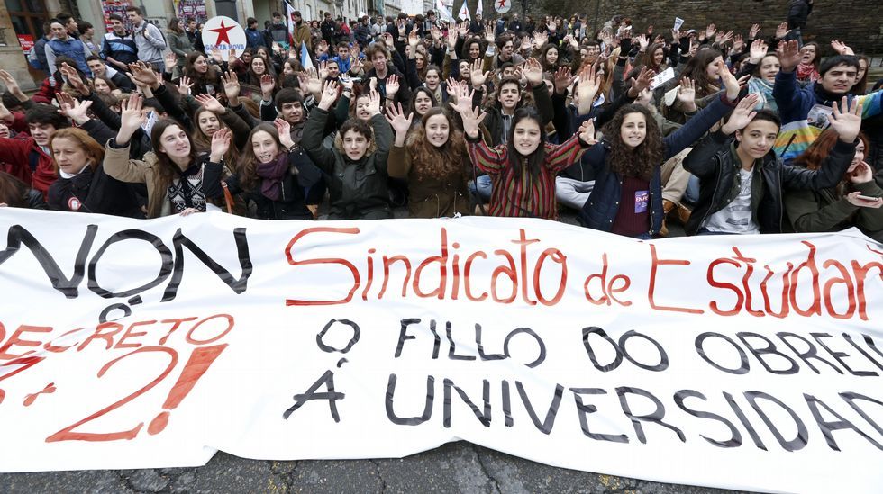 Cientos de paraguas en las inmediaciones de la catedral