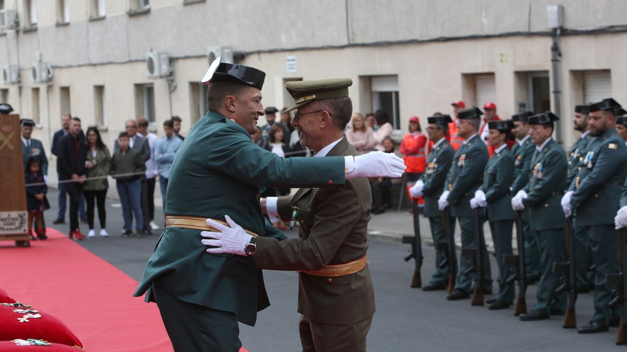 ACTO INSTITUCIONAL CASTRENSE DEL DÍA DEL PILAR.El subdelegado de Defensa, Gustavo Doncel, también tuvo la cruz de la Guardia Civil