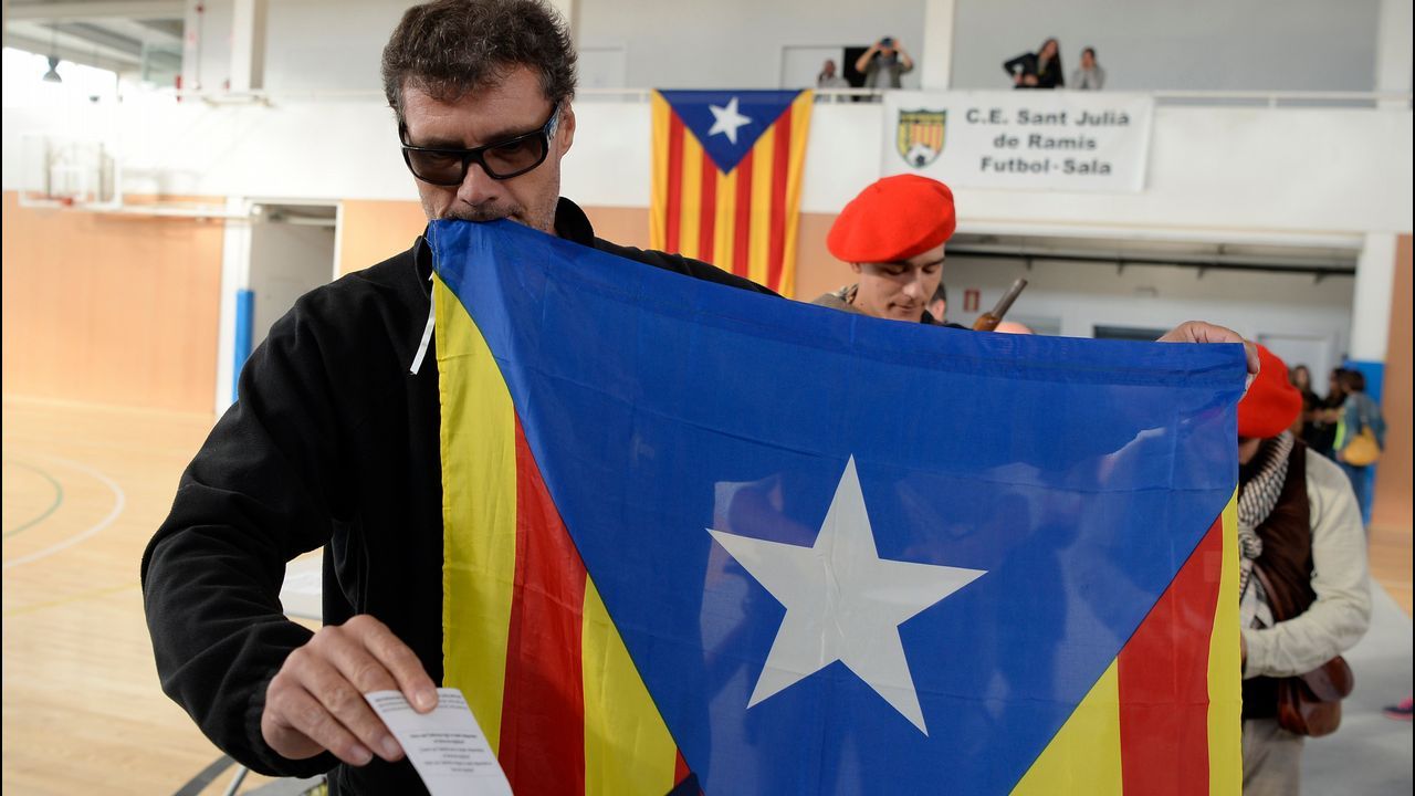 Homenaje independentista a los politícos huidos o presos