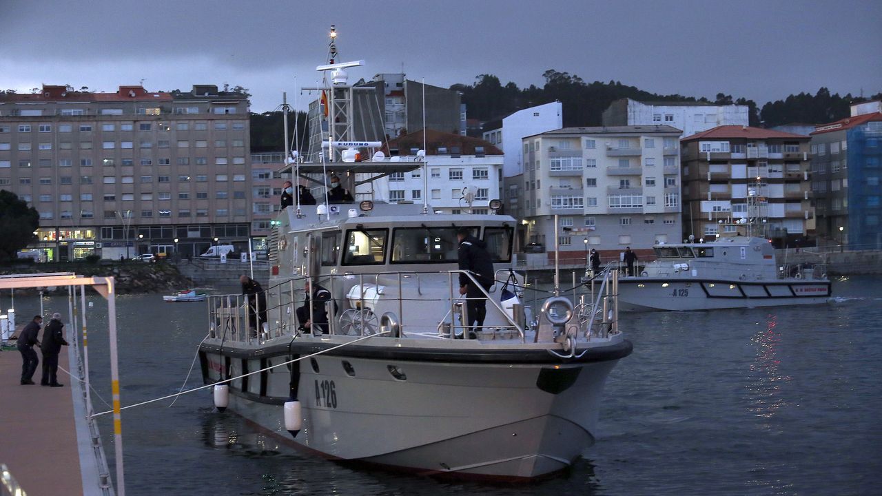 PATRULLERAS DE LA ARMADA ESPAÑOLA ENTRANDO EN EL CLUB NAUTICO DE RIBEIRA,