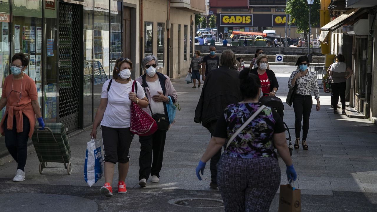 Primer día de uso obligatorio de mascarillas en Barbanza