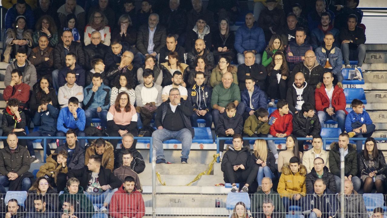 Ambiente de gala en el derbi del fútbol ourensano.La pugna entre la UD Ourense y el Ourense CF fue toda una fiesta del balompié provincial