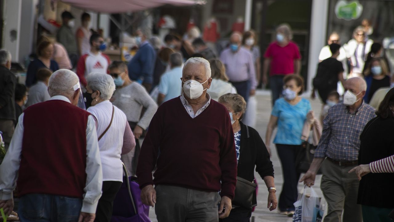 Primer día de uso obligatorio de mascarillas en Barbanza