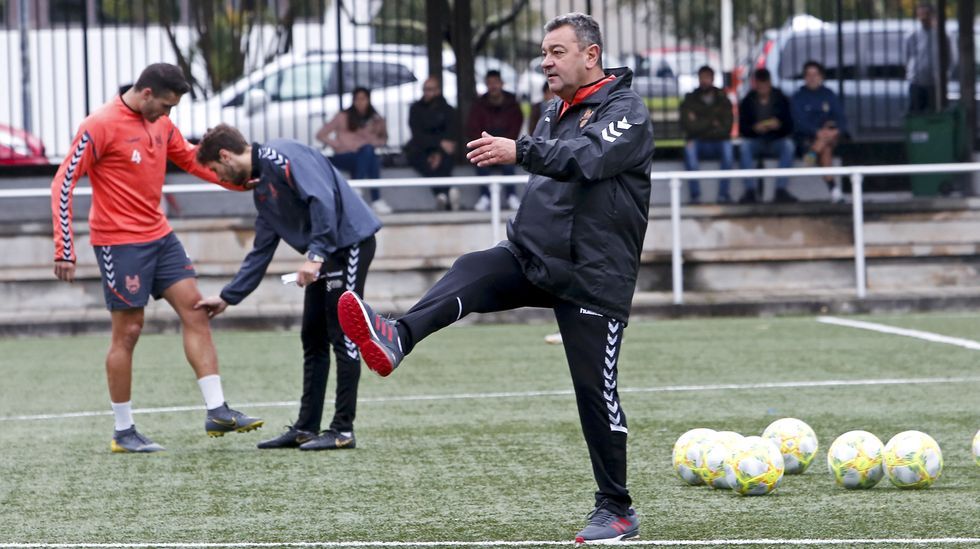 Entrenamiento del Pontevedra CF en A Xunqueira