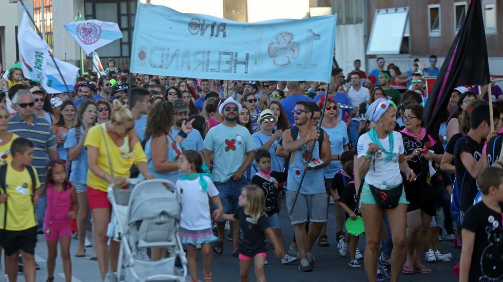 Desfile de peñas da Festa da Dorna 2016