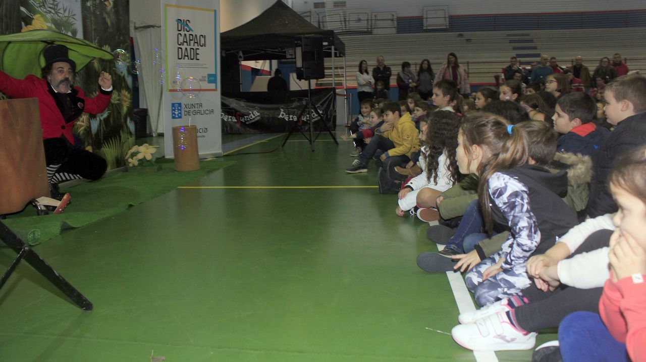 fiesta de la asociacion Amicos con motivo del día internacional de las personas con diversidad funcional