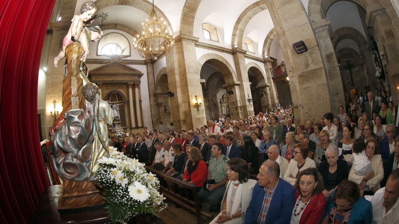 FIESTAS PATRONALES DE RIBEIRA, PROCESIÓN Y MISA DE SANTA UXÍA.