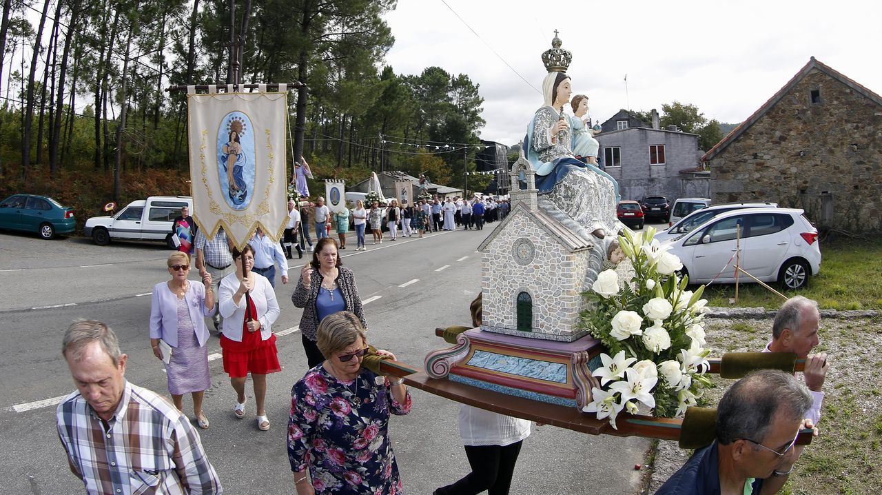 Fiestas en San Roquiño misa y procesión en honor a San Miguel