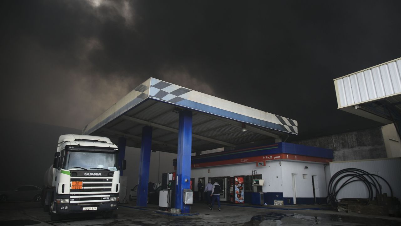 La gasolinera de la rúa dos Canteiros fue vaciada por seguridad