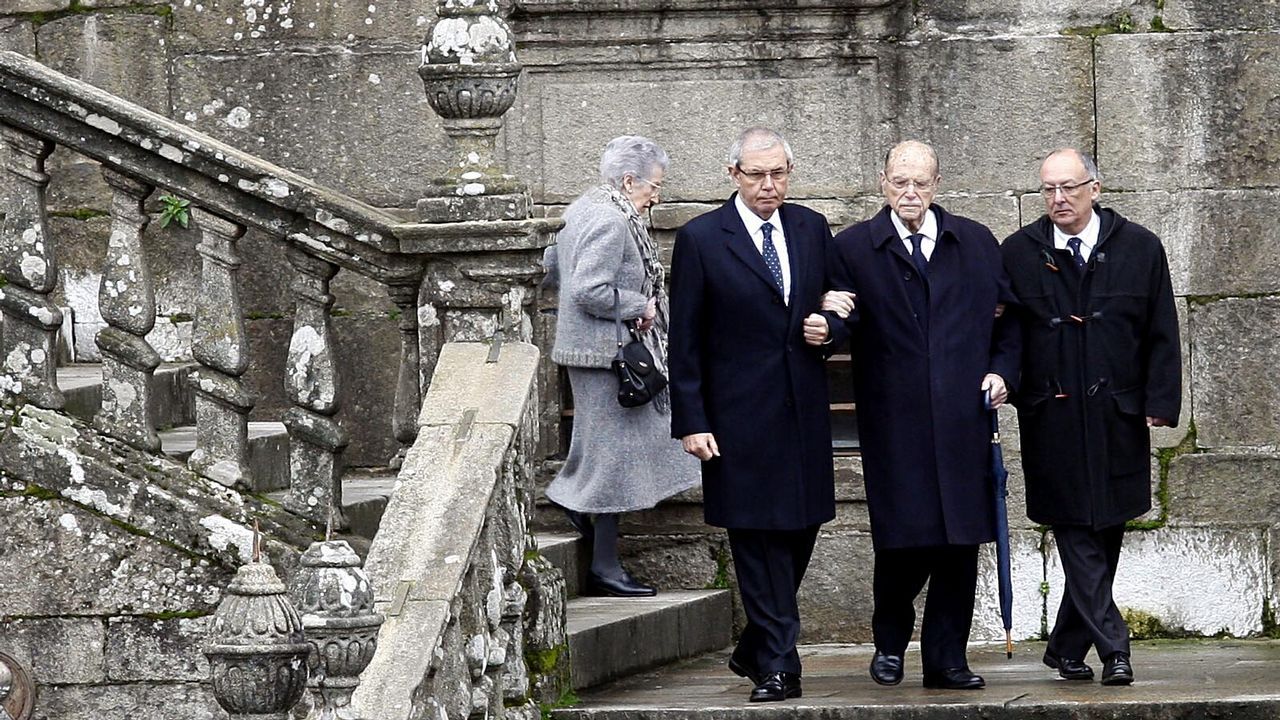 Emilio Pérez Touriño saluda, como presidente de la Xunta, a Fernández Albor