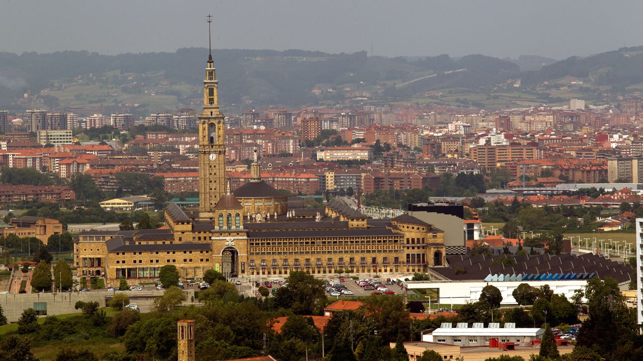 Cuál Es El Edificio Más Grande De España