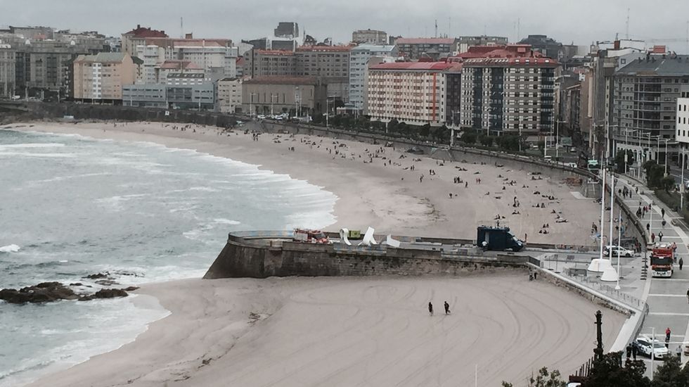 Preparativos para el San Juan en Riazor