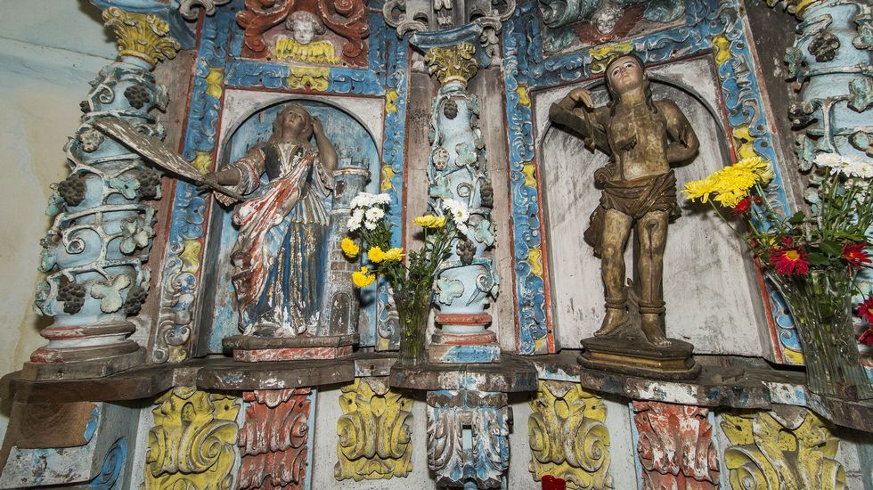 Otro aspecto de los retablos de la iglesia