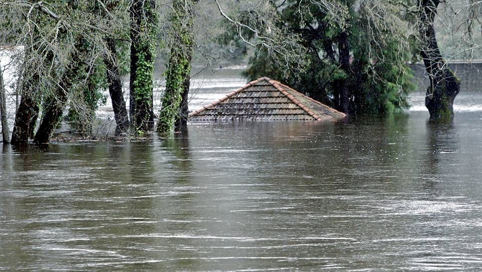 Carballo XXL.Temporal en la playa de A Frouxeira, en Valdoviño