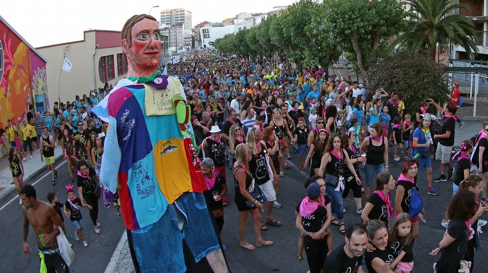Desfile de peñas da Festa da Dorna 2016