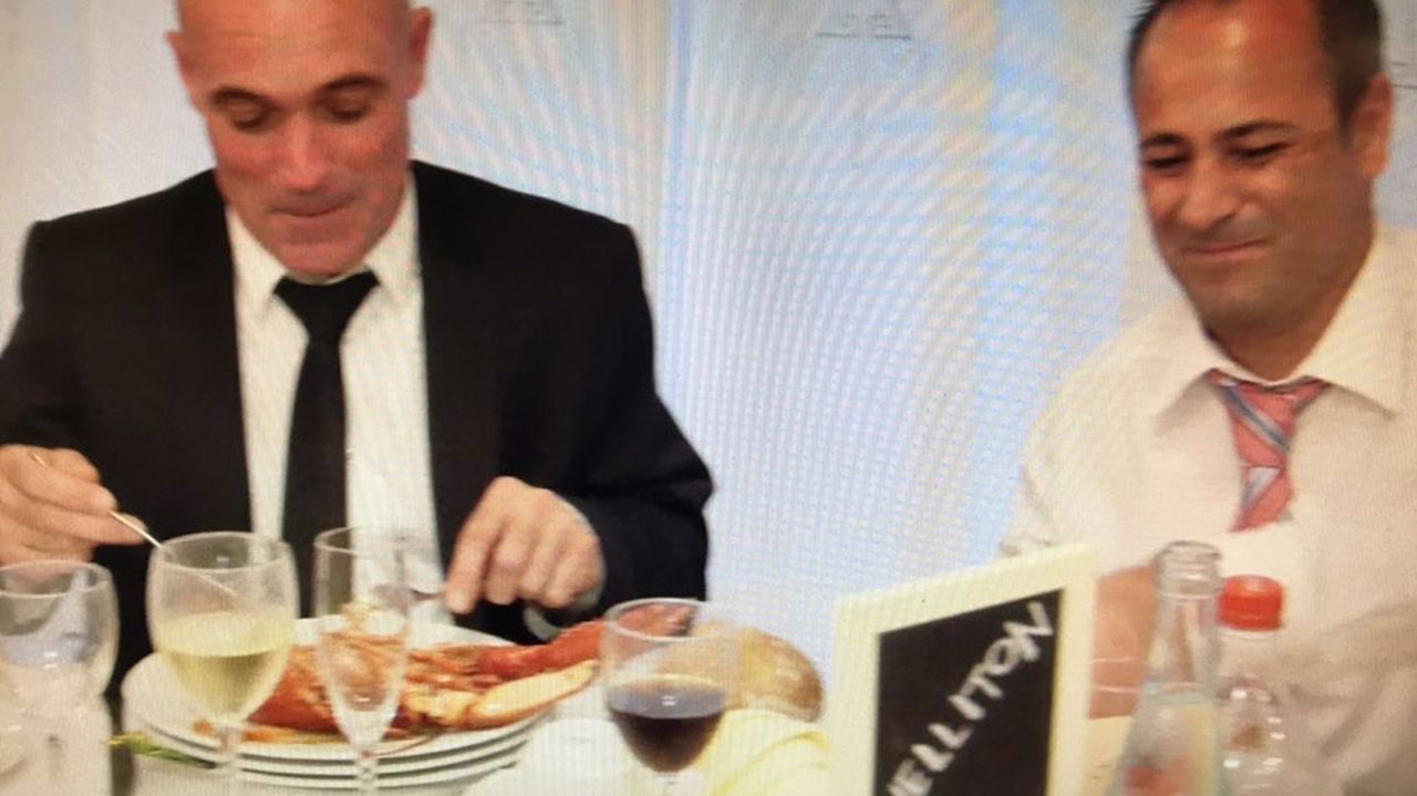 Boda de Jesús Vaquero y Mónica García en Cee en el 2014, mesa Welliton