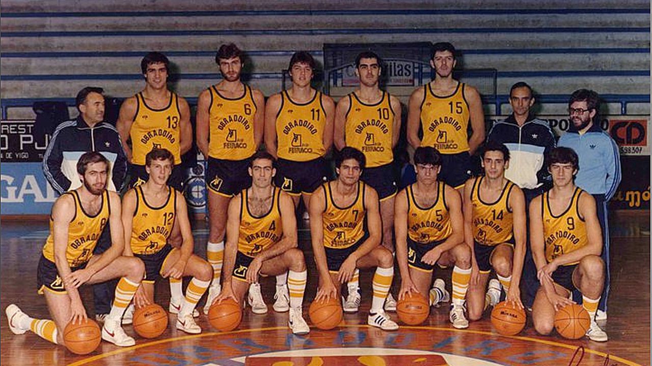 Aficionados obradoirista en Mataro en el que el Obra logro la victoria (86-89) en los últimos minutos.