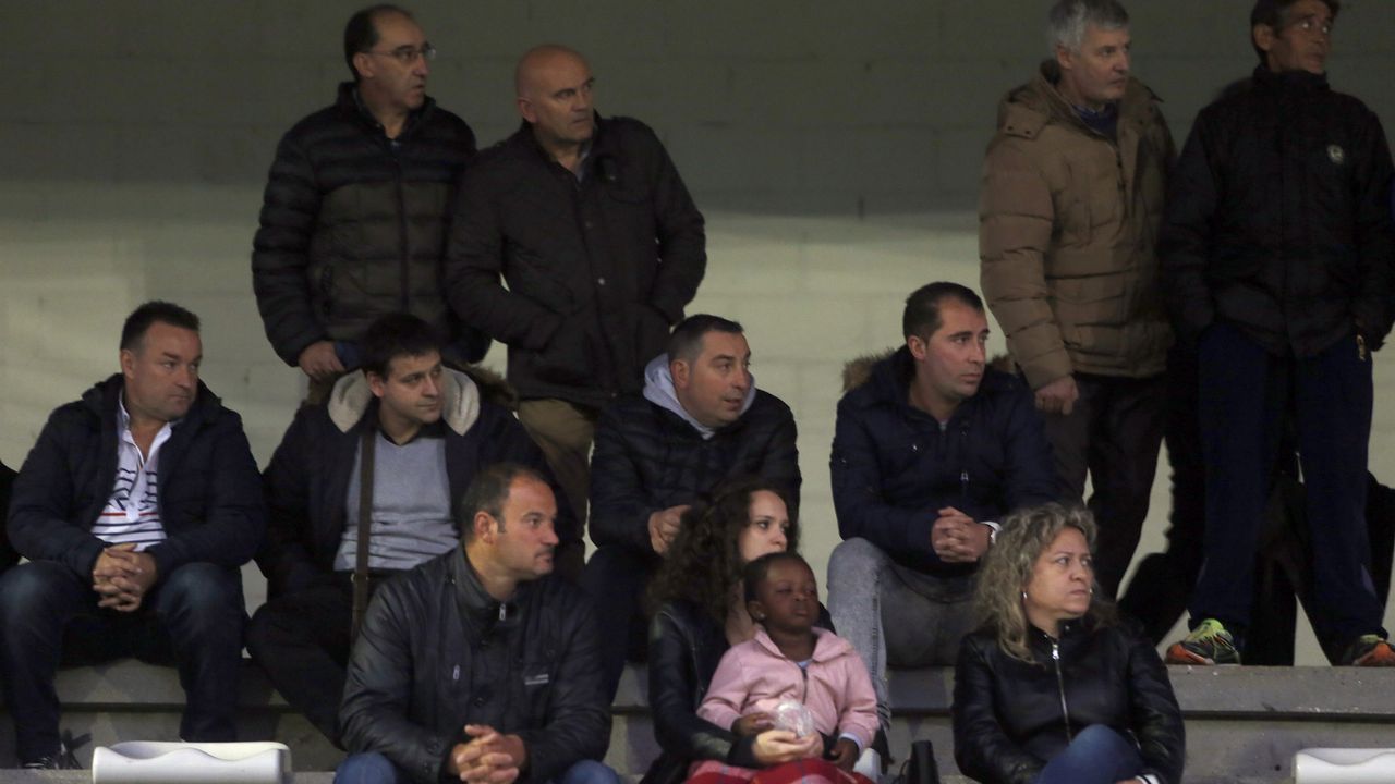 Partido de Tercera División entre el Noia y el Cultural Areas.