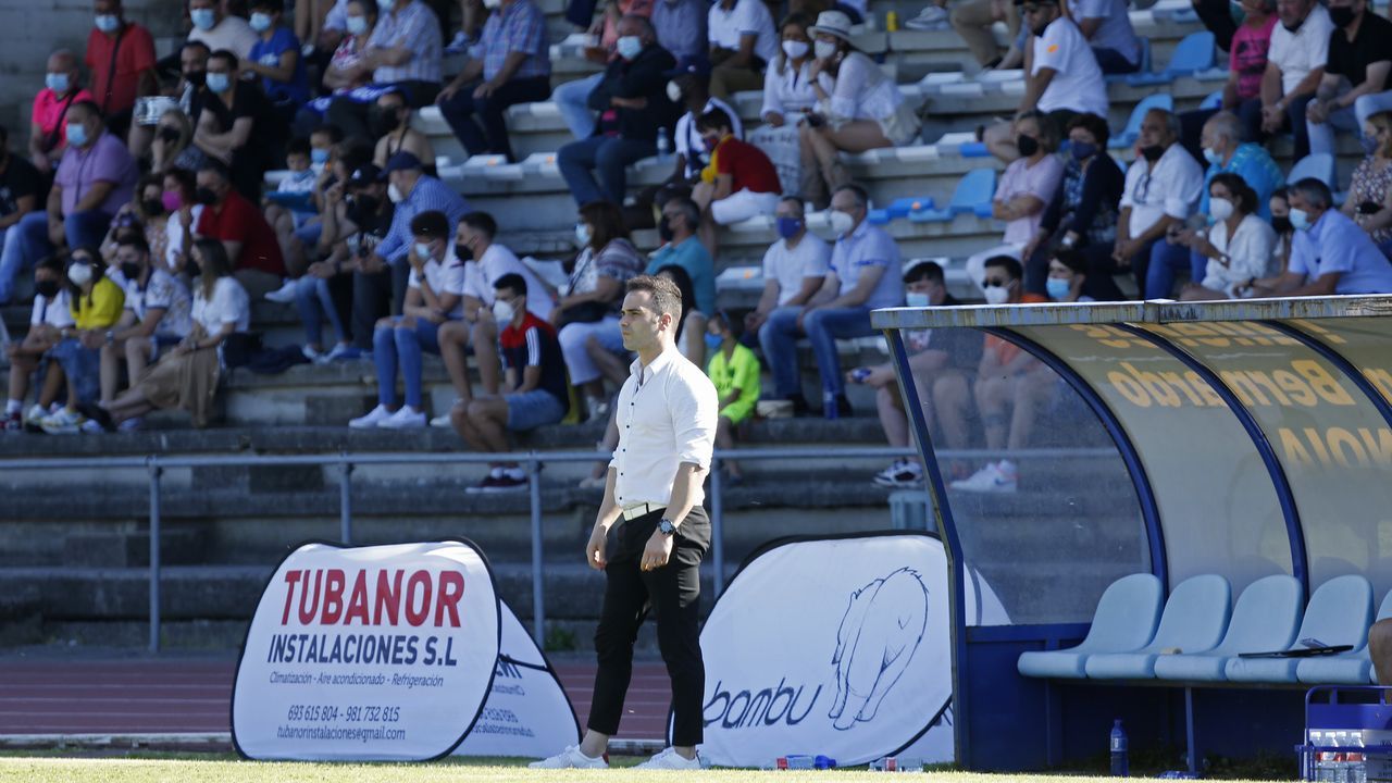 PARTIDO ENTRE EL NOIA Y EL BOIRO EN SAN LÁZARO. PREFERENTE. FÚTBOL.
