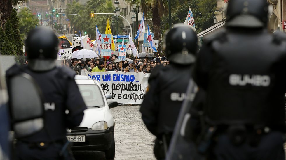 Cientos de paraguas en las inmediaciones de la catedral
