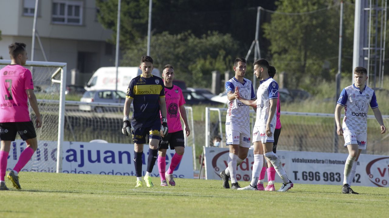 PARTIDO ENTRE EL NOIA Y EL BOIRO EN SAN LÁZARO. PREFERENTE. FÚTBOL.