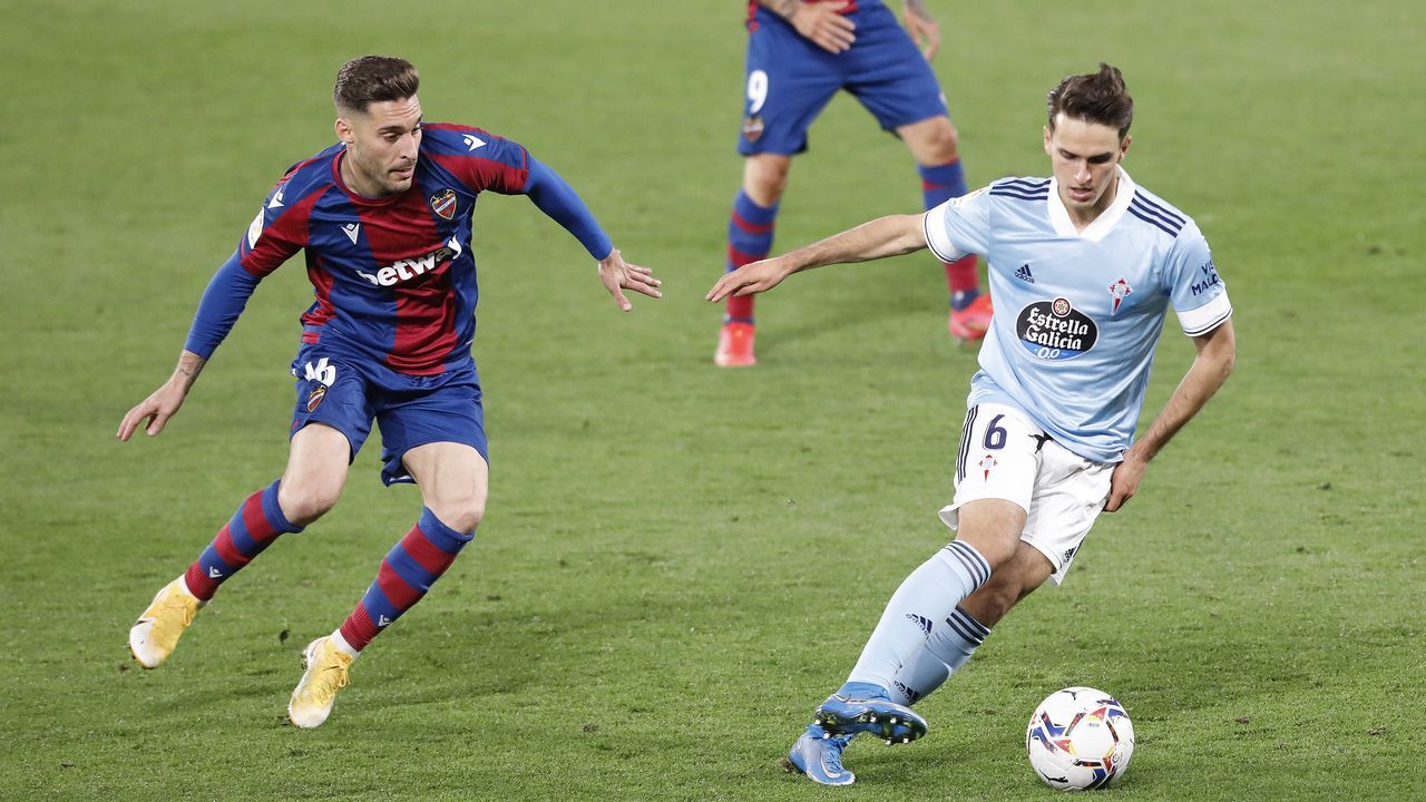 Tapia fue el primero en resentirse y verse obligado a dejar el partido