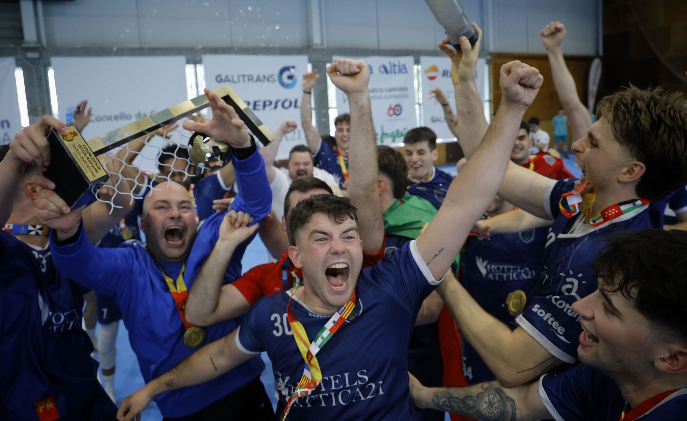 Ascenso do OAR. O conxunto de referencia do balonmn corus fxose grande en san Francisco Javier ao gaar por 16 goles e facer realidade o milagre do ascenso.. 18/05/2025