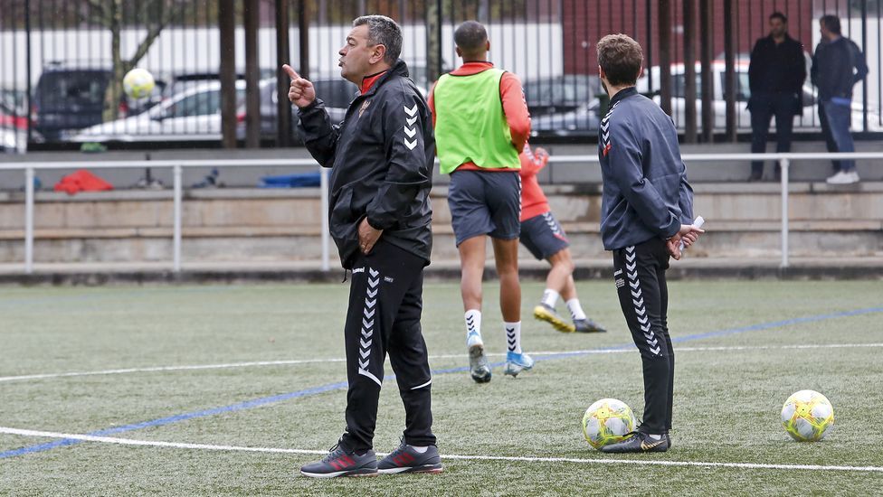 Entrenamiento del Pontevedra CF en A Xunqueira