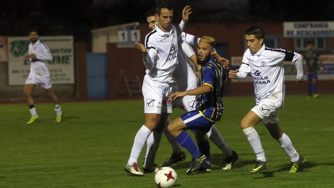 Partido de Tercera División entre el Noia y el Cultural Areas.