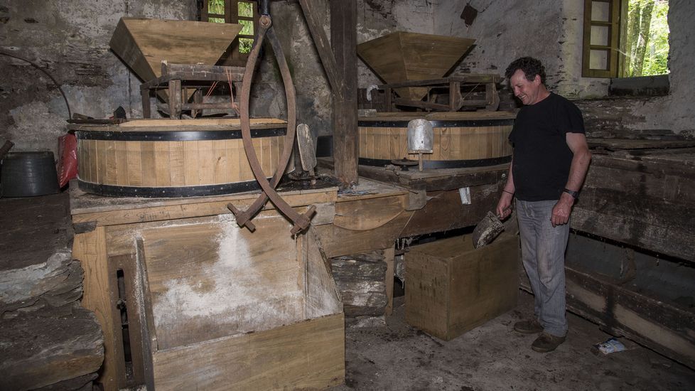 El molino de la Casa de Olmo todavía sigue moliendo, pero ahora solo produce harina para alimentar a los animales