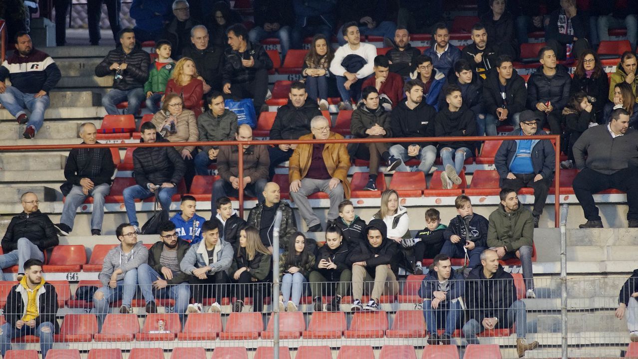 Ambiente de gala en el derbi del fútbol ourensano.La pugna entre la UD Ourense y el Ourense CF fue toda una fiesta del balompié provincial