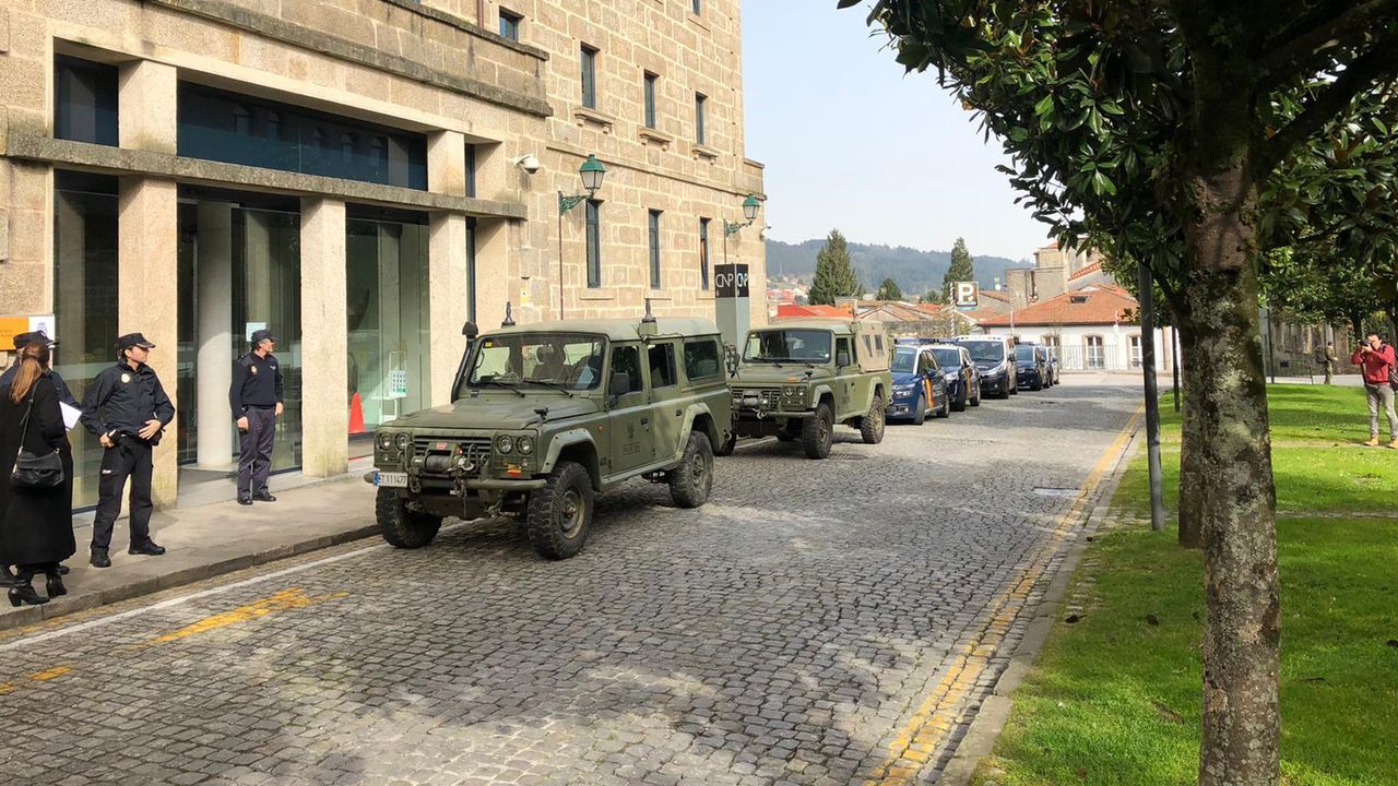 Despliegue de la Brilat por las calles de Santiago
