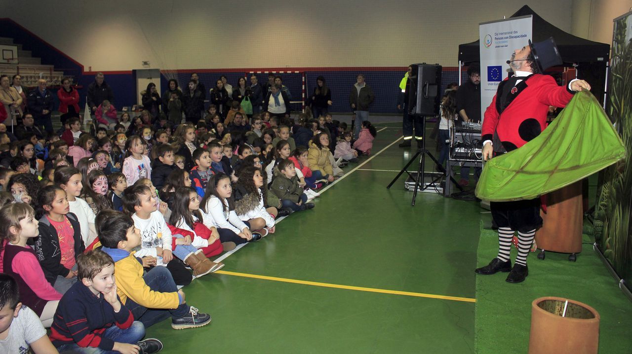 fiesta de la asociacion Amicos con motivo del día internacional de las personas con diversidad funcional
