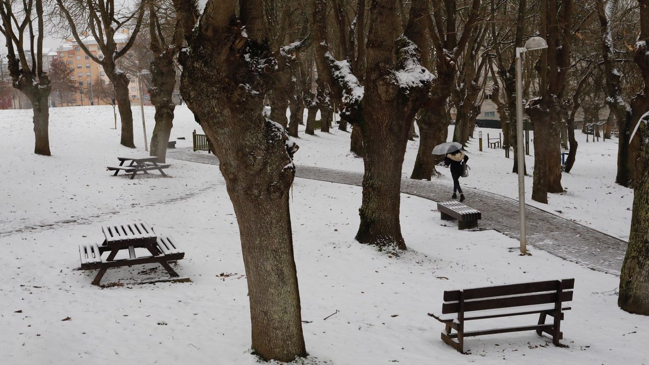 Lugo amanece nevado