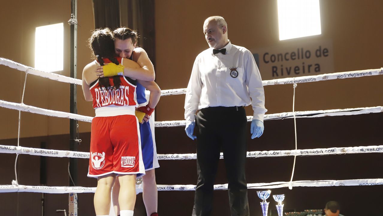 Los m�s peque�os de Ribeira celebraron el D�a del �rbol.Clara Millares, en el mismo instante en que los �rbitros la declararon vencedora