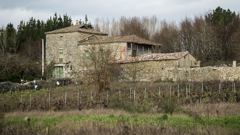 Otra vista de la casa torre de Mouro