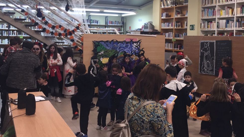 Tarde de medo en la biblioteca de O Barco de Valdeorras