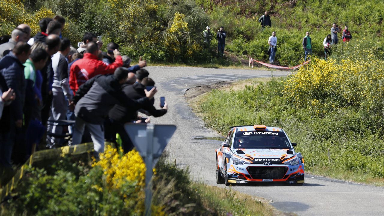 RALI DE OURENSE 2019.En el primer tramo de Esgos hubo numeroso público