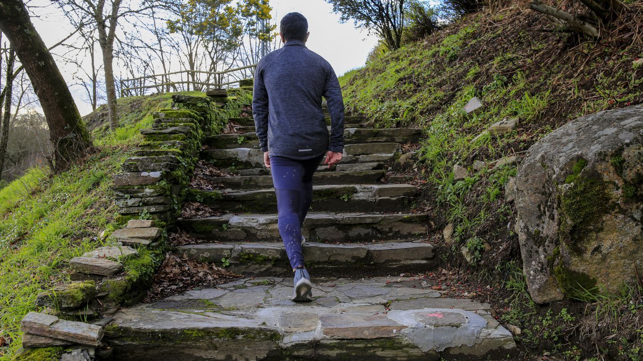 Mejoras del Muramiñae Rehabilita en las escaleras que une el Ángel Carro con la Fábrica da Luz