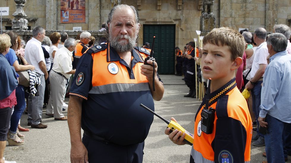 Multitudinaria procesión de Os Milagros en el santuario de Monte Medo en Baños de Molgas