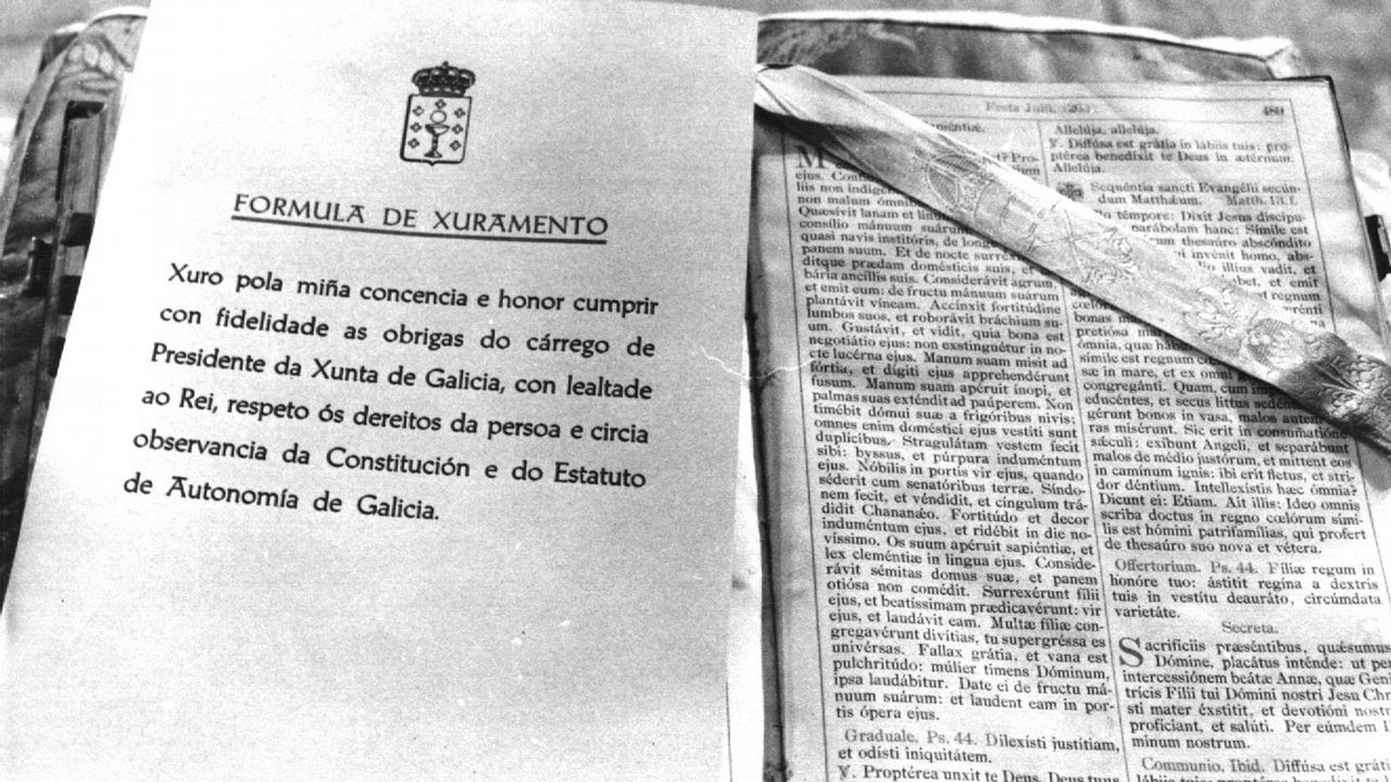 Vista de la fórmula de juramento del cargo que tuvo que leer Gerardo Fernandez Albor como presidente de la Xunta